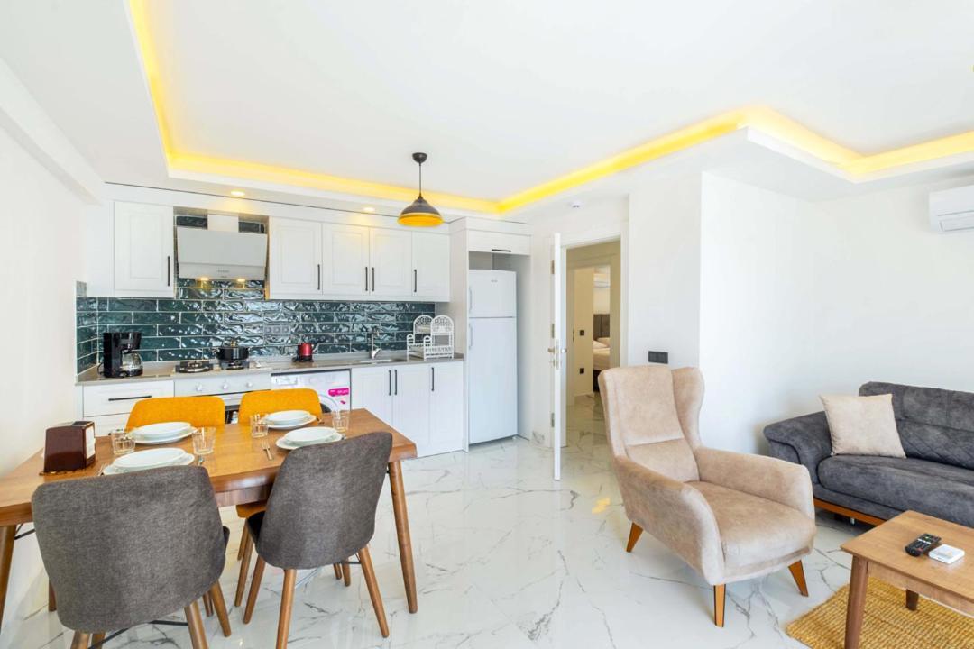 Yosun Apart Kaş Luaran gambar