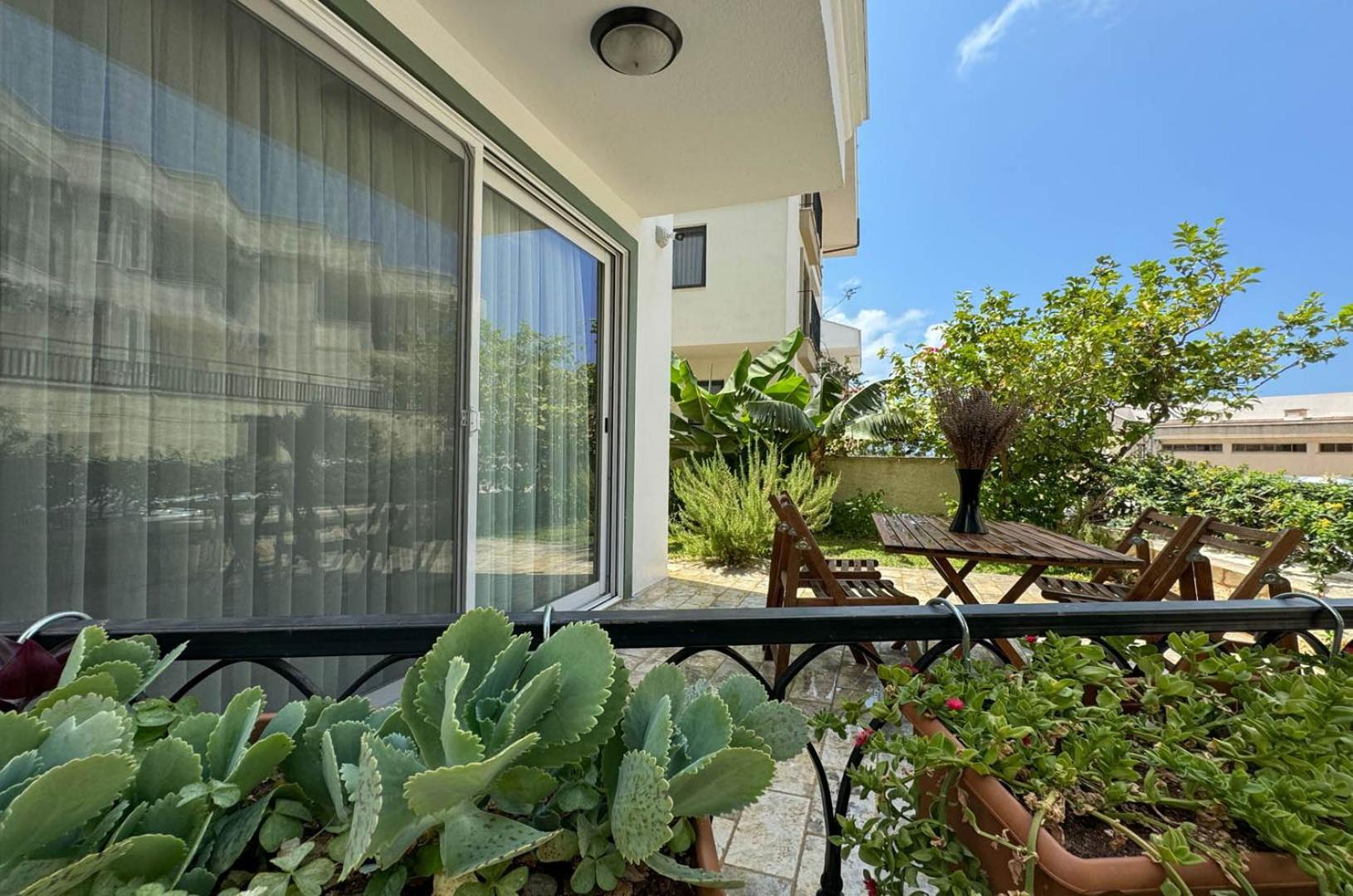 Yosun Apart Kaş Luaran gambar